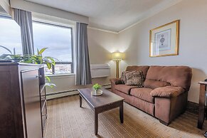 Prince Arthur Waterfront Hotel & Suites