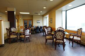 Prince Arthur Waterfront Hotel & Suites