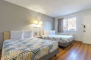 Motel 6 Hayward, CA – Silicon Valley Gateway