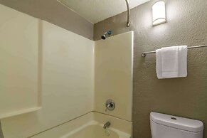 Motel 6 Hayward, CA – Silicon Valley Gateway
