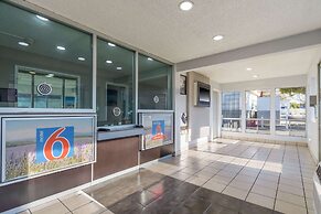 Motel 6 Hayward, CA – Silicon Valley Gateway