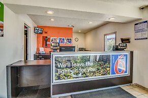 Motel 6 Stockton, CA - Charter Way West