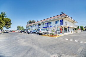 Motel 6 Stockton, CA - Charter Way West