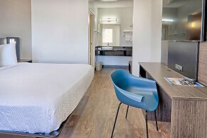 Motel 6 Lancaster, CA