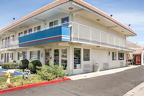 Motel 6 Lancaster, CA