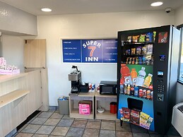 Super 7 Inn Dallas Southwest