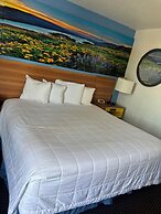 Days Inn & Suites by Wyndham Needles