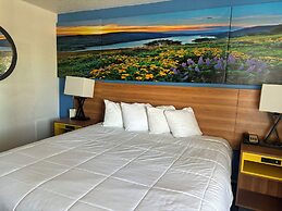 Days Inn & Suites by Wyndham Needles