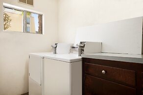 Days Inn by Wyndham Oceanside