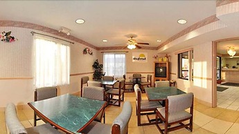 Days Inn by Wyndham Panama City/Callaway