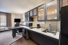 Sonesta Simply Suites Detroit Warren