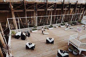 Delta King Hotel