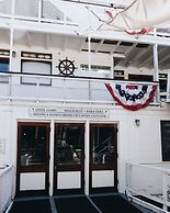 Delta King Hotel