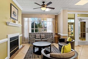 Quality Inn Fayetteville near Historic Downtown Square