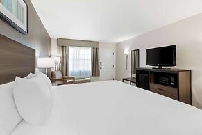 Quality Inn Fayetteville near Historic Downtown Square