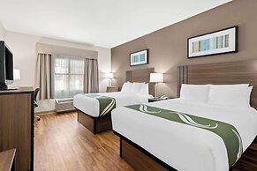 Quality Inn Fayetteville near Historic Downtown Square