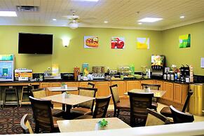 Quality Inn Fayetteville near Historic Downtown Square