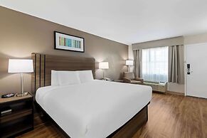 Quality Inn Fayetteville near Historic Downtown Square