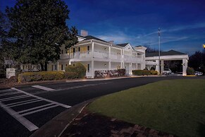 Quality Inn Fayetteville near Historic Downtown Square