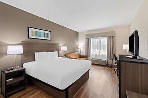 Quality Inn Fayetteville near Historic Downtown Square