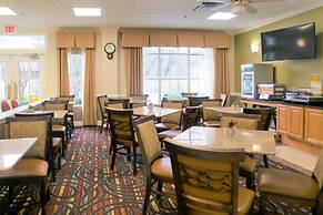 Quality Inn Fayetteville near Historic Downtown Square