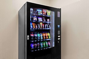 Quality Inn Fayetteville near Historic Downtown Square