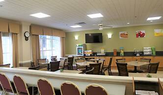 Quality Inn Fayetteville near Historic Downtown Square