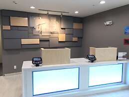 Holiday Inn Express Naples South I-75 by IHG