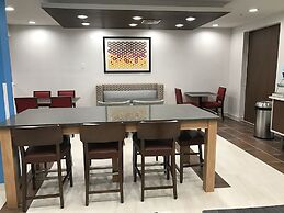 Holiday Inn Express Naples South I-75 by IHG