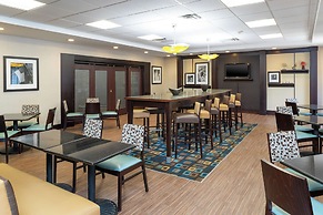 Hampton Inn & Suites Cleveland-Airport/Middleburg Heights