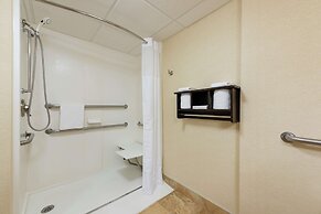 Hampton Inn & Suites Cleveland-Airport/Middleburg Heights