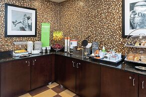 Hampton Inn & Suites Cleveland-Airport/Middleburg Heights