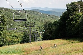 Killington Mountain Lodge, Tapestry Collection by Hilton