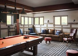 Killington Mountain Lodge, Tapestry Collection by Hilton