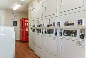 HomeTowne Studios by Red Roof Houston - Northwest