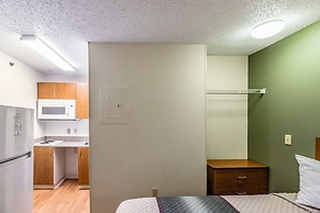 HomeTowne Studios by Red Roof Houston - Northwest