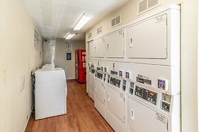 HomeTowne Studios by Red Roof Houston - Northwest