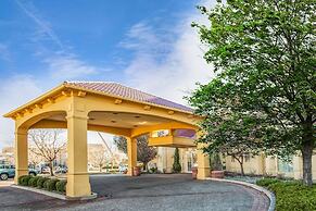 La Quinta Inn & Suites by Wyndham Colorado Springs South AP