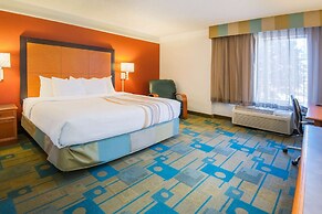 La Quinta Inn & Suites by Wyndham Colorado Springs South AP