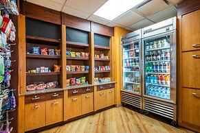 La Quinta Inn & Suites by Wyndham Colorado Springs South AP