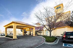 La Quinta Inn & Suites by Wyndham Colorado Springs South AP