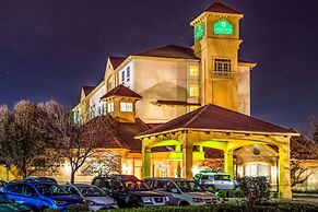 La Quinta Inn & Suites by Wyndham Colorado Springs South AP