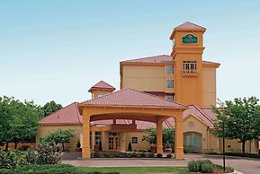 La Quinta Inn & Suites by Wyndham Colorado Springs South AP