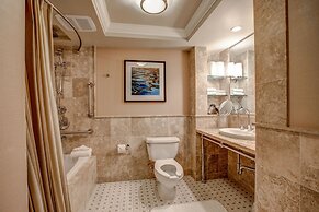 Woodmark Hotel and Still Spa