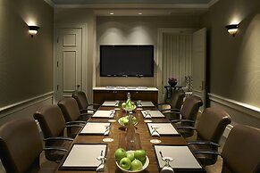 Woodmark Hotel and Still Spa