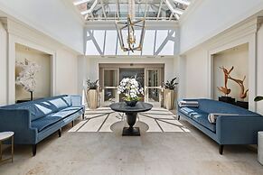 Woodmark Hotel and Still Spa