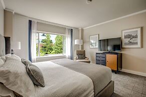 Woodmark Hotel and Still Spa