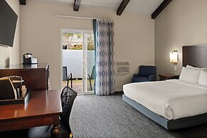 Cannery Row Inn