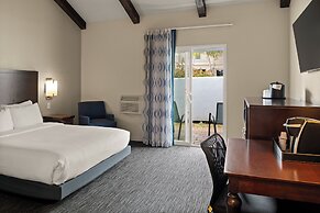 Cannery Row Inn
