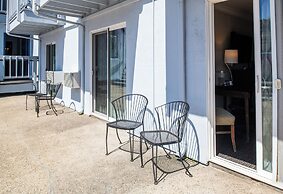 Cannery Row Inn